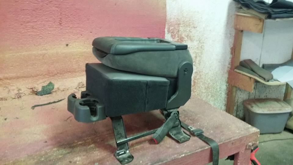 2003-2006 Chevy Silverado 1/2 Ton Console Sub Enclosure